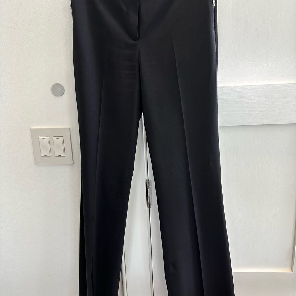 Elie Tahari black techno fabric pants size 6